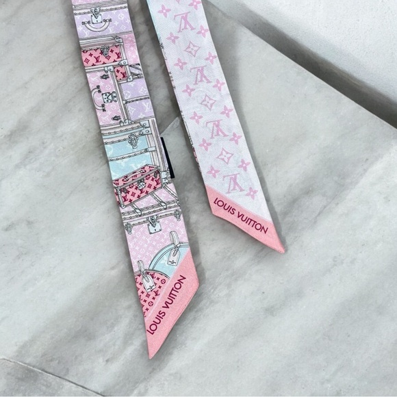 Louis Vuitton Silk Monogram Let's Go BB Bandeau Pink & Box - Picture 3 of 8